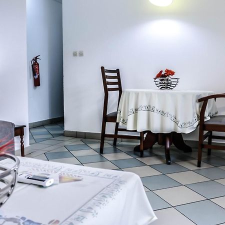 Tchero Appartement 1 ドゥアラ エクステリア 写真